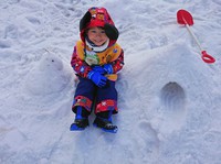 チビ雪だるまとチビかまくらと我が家のチビッ子